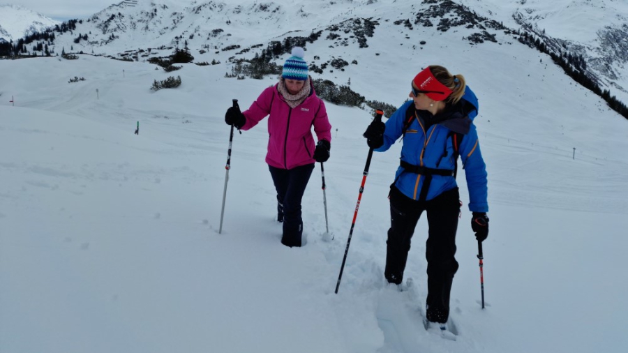 Snowshoe hiking in het skigebied van Sonnenkopf.